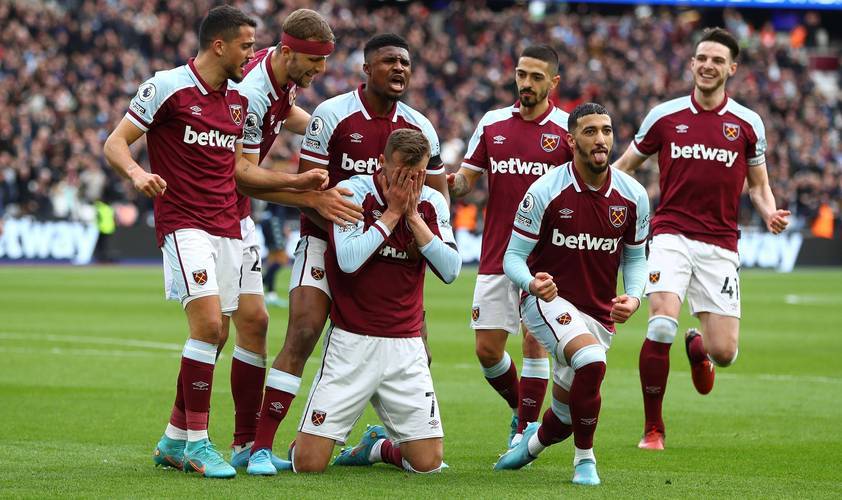 叠纸3D换装游戏《闪耀暖暖》更新：升级Unity定制引擎