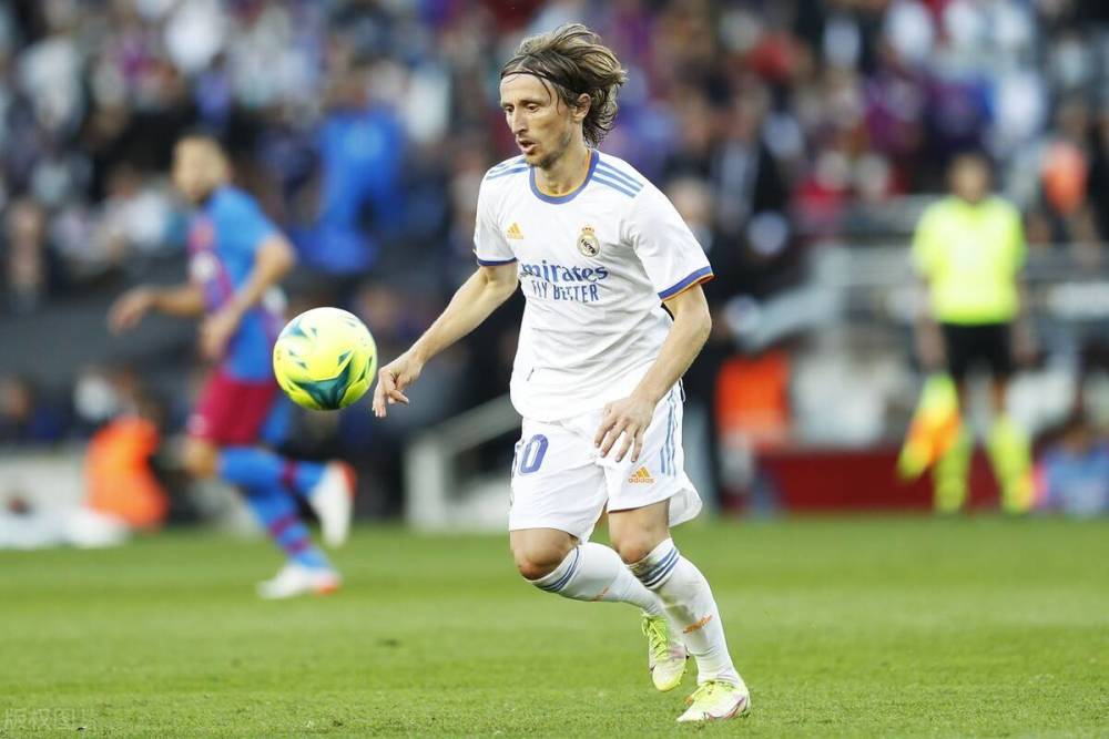 蓉城vs申花首发：费利佩领衔 于汉超、韦世豪替补