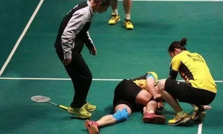 棋牌高阶：解析“填大坑”中的底池深度对心理抗压能力的极端考验。（棋牌进阶：深底池“填大坑”对心理抗压能力的极限挑战解析）