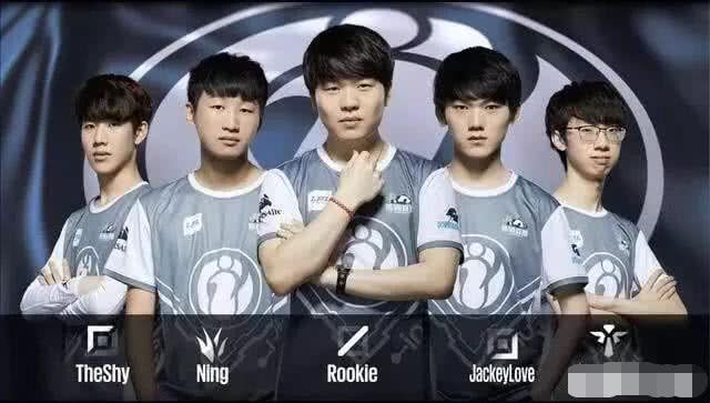 门将站位诱